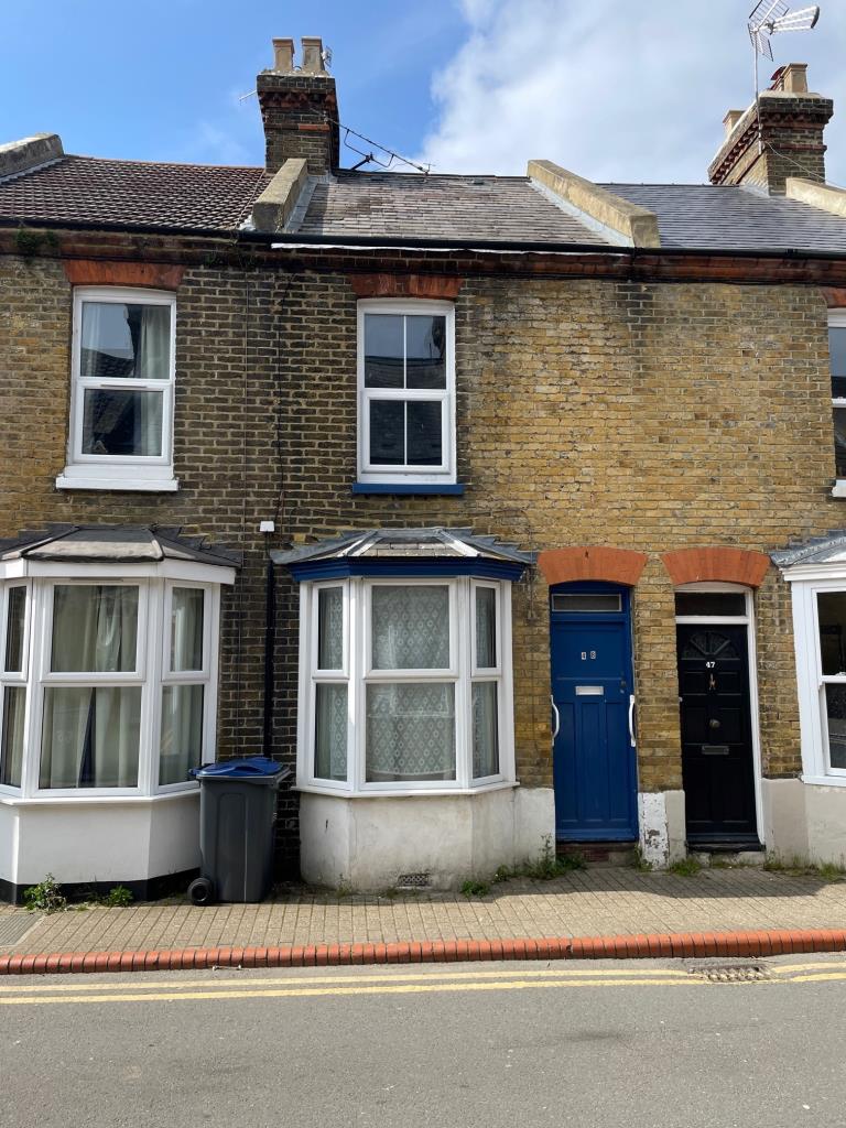 Lot: 107 - MID-TERRACE HOUSE FOR IMPROVEMENT - Front of Property